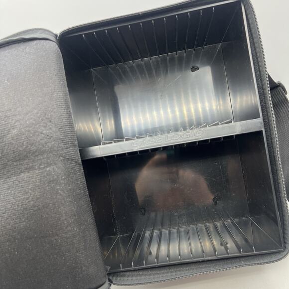 Vintage 1990's CASE LOGIC Jewel Case 24/26 CD Compact Disc Holder w/Strap Black - Picture 3 of 5